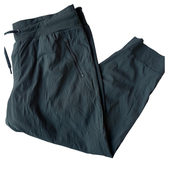 Athleta Pants - Athleta green Harbor Cargo Capri Pants Drawstring‎ Waist Zip Pockets Size 20